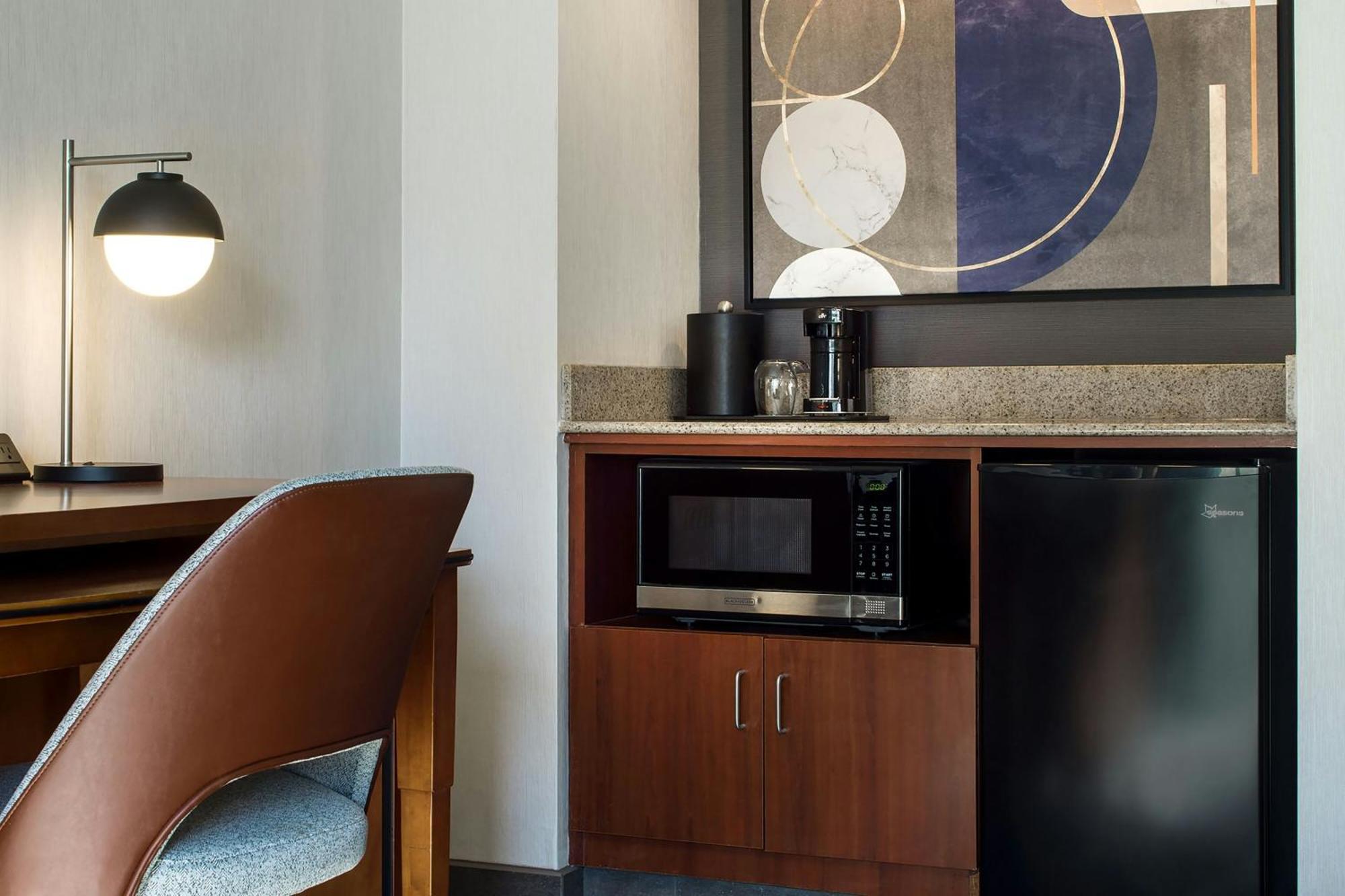 Courtyard By Marriott Phoenix North Экстерьер фото