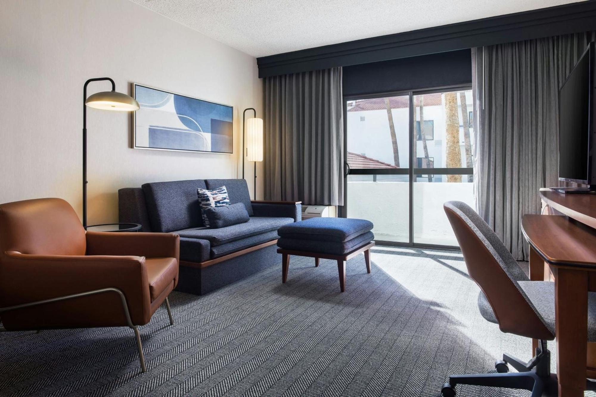 Courtyard By Marriott Phoenix North Экстерьер фото