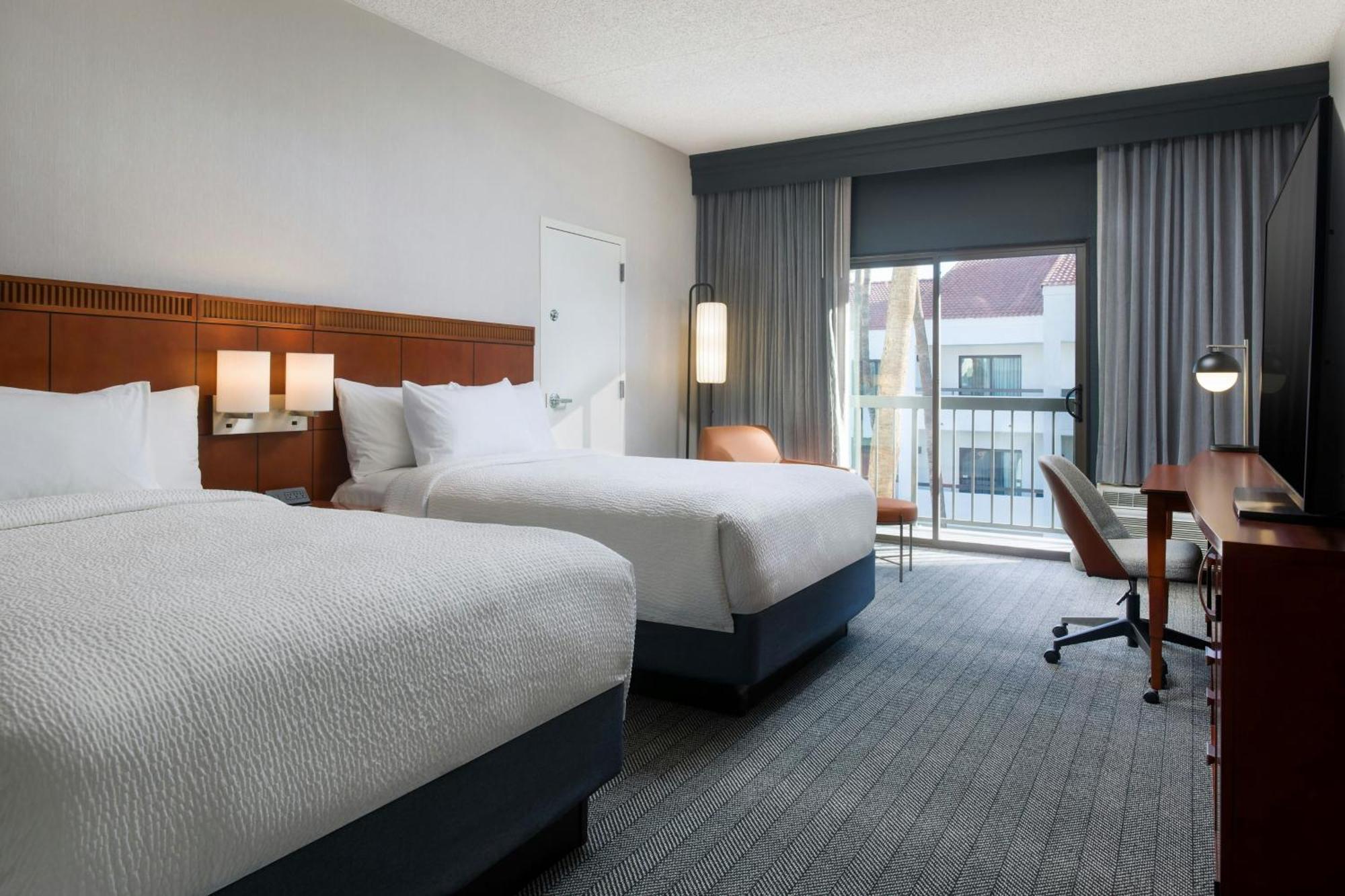 Courtyard By Marriott Phoenix North Экстерьер фото