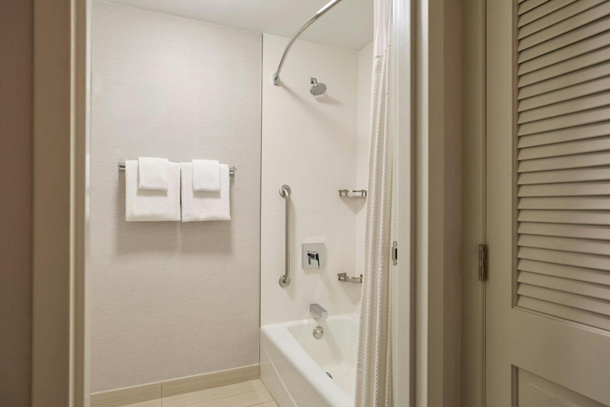 Courtyard By Marriott Phoenix North Экстерьер фото
