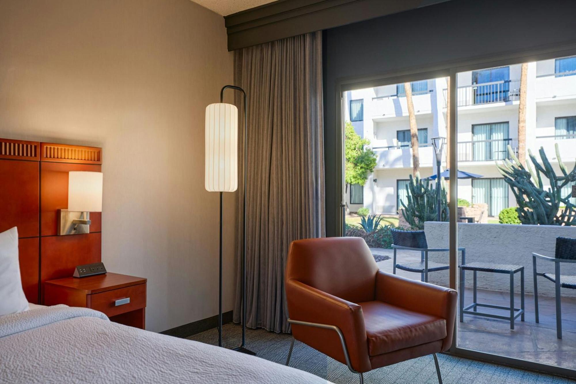 Courtyard By Marriott Phoenix North Экстерьер фото